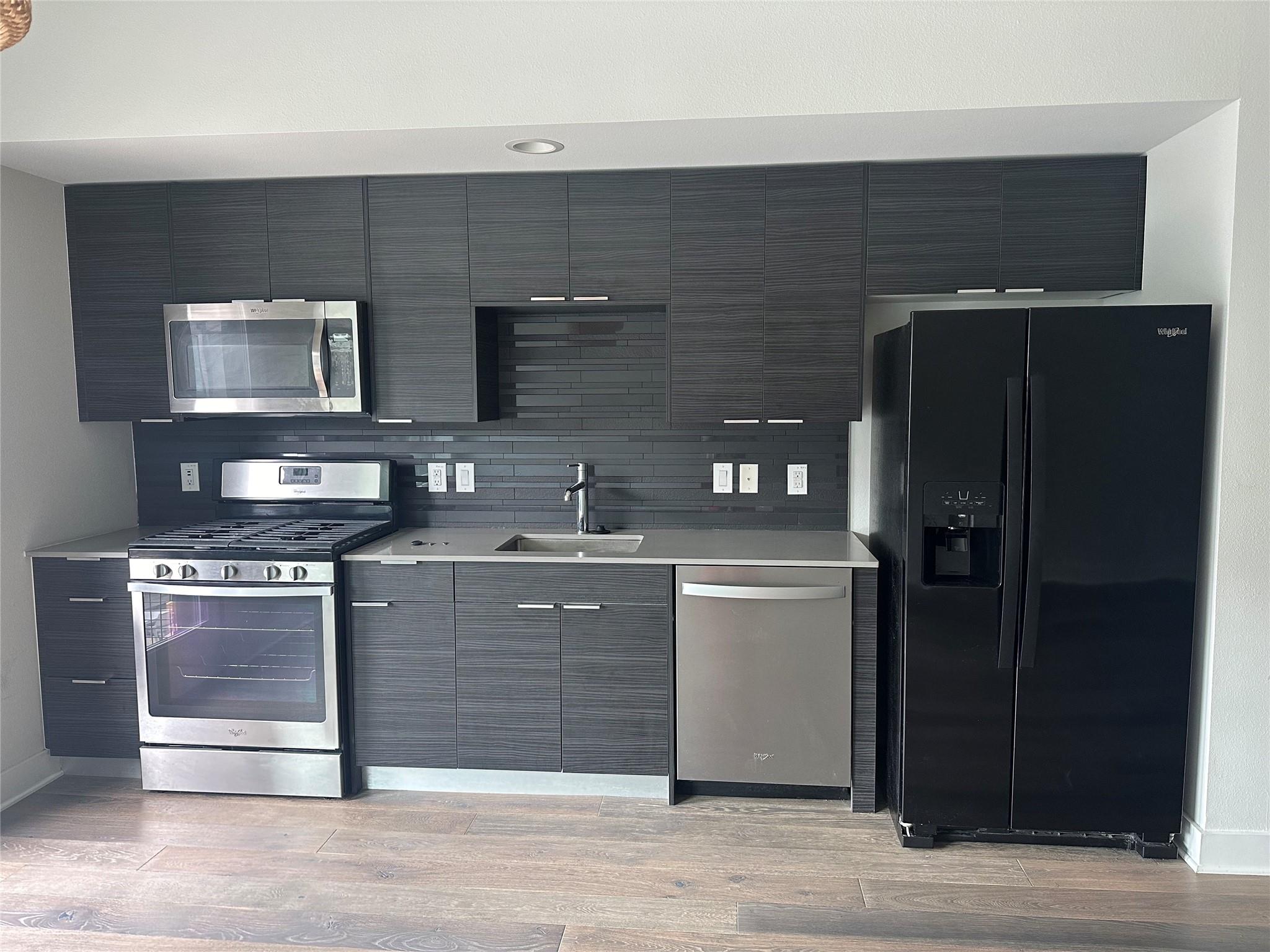 Listing photo 1 of 1800 E 4th St  #321