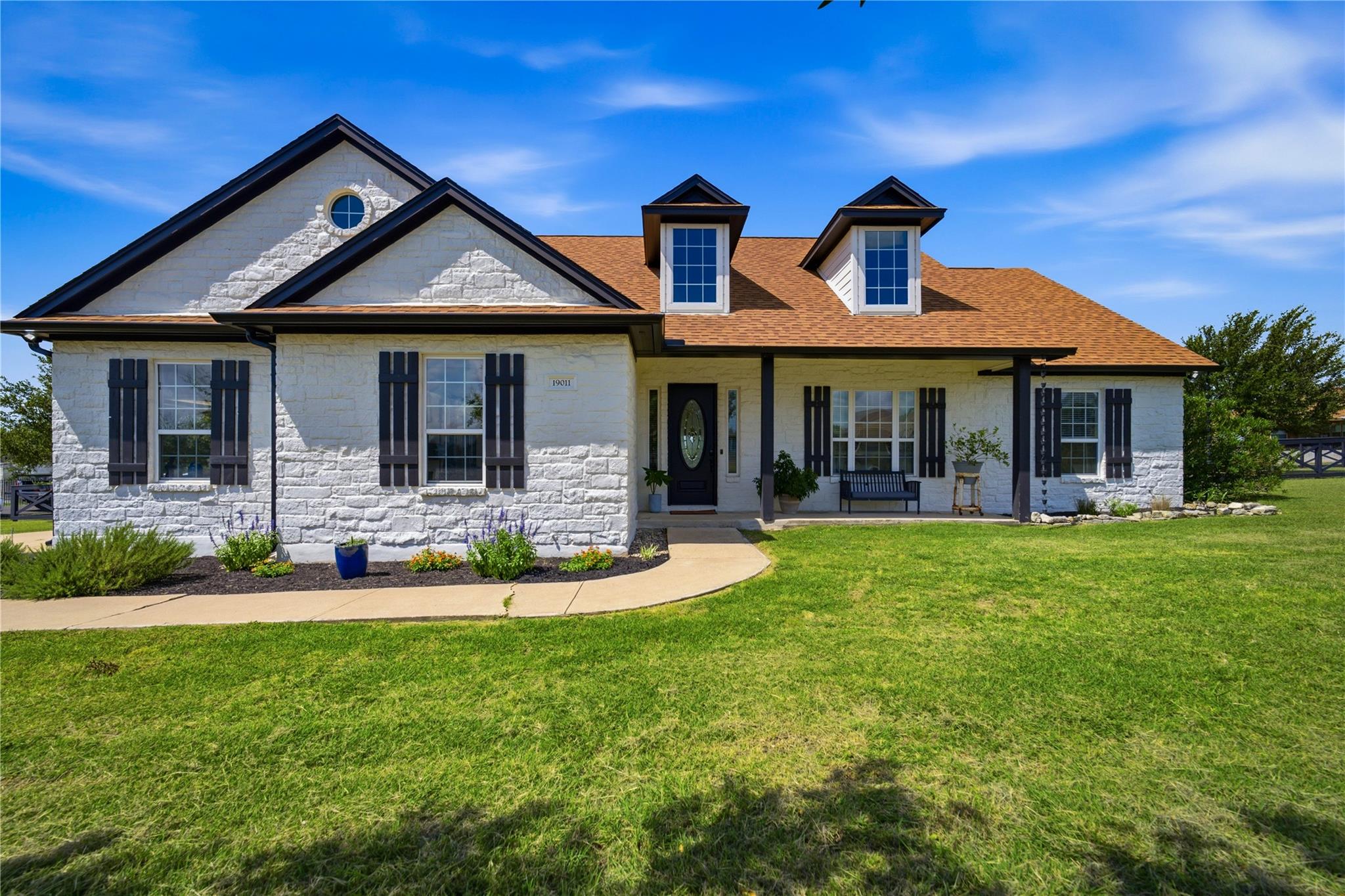Listing photo 1 of 19011  Saint Raguel Rd