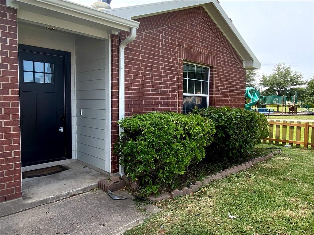 Listing photo 1 of 12817  Chime Dr