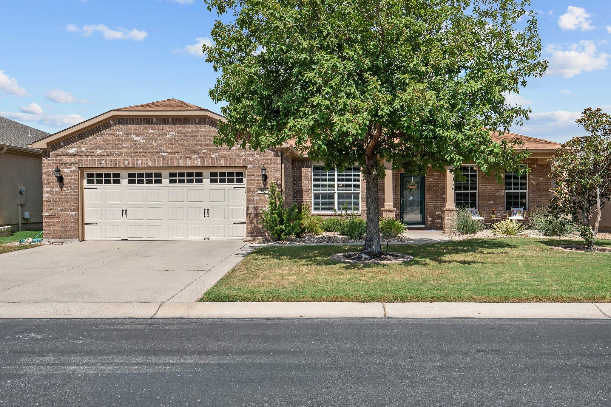 Listing photo 1 of 905  Shumard Peak Rd