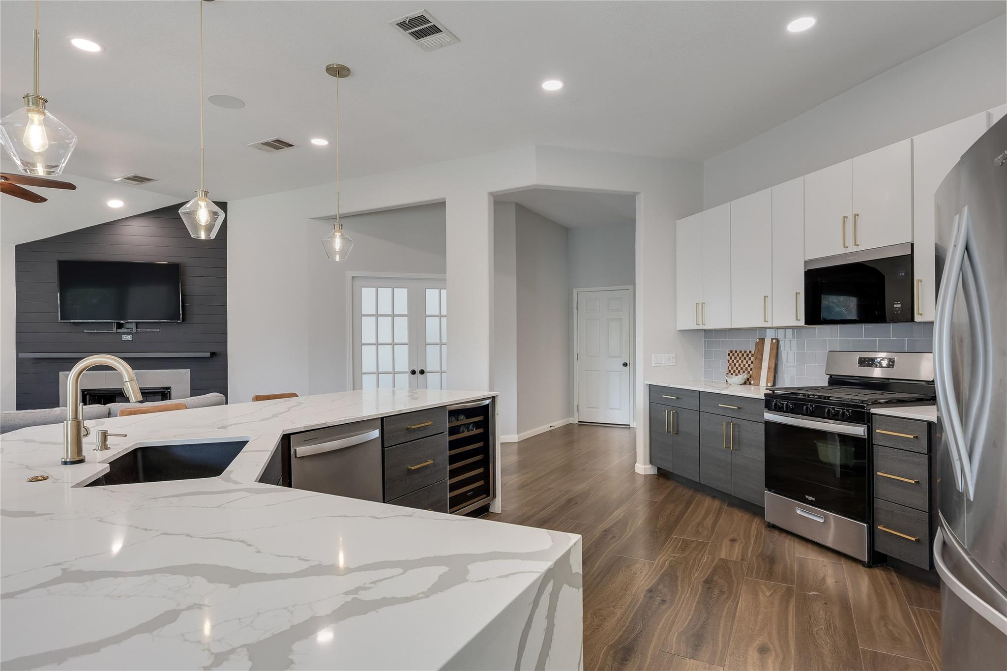 Listing photo 1 of 800  Portchester Castle Path