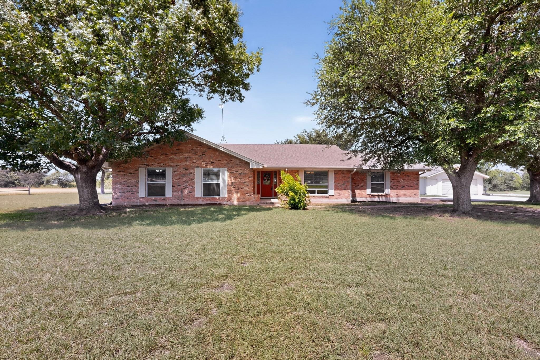 Listing photo 1 of 350  Richard Rd