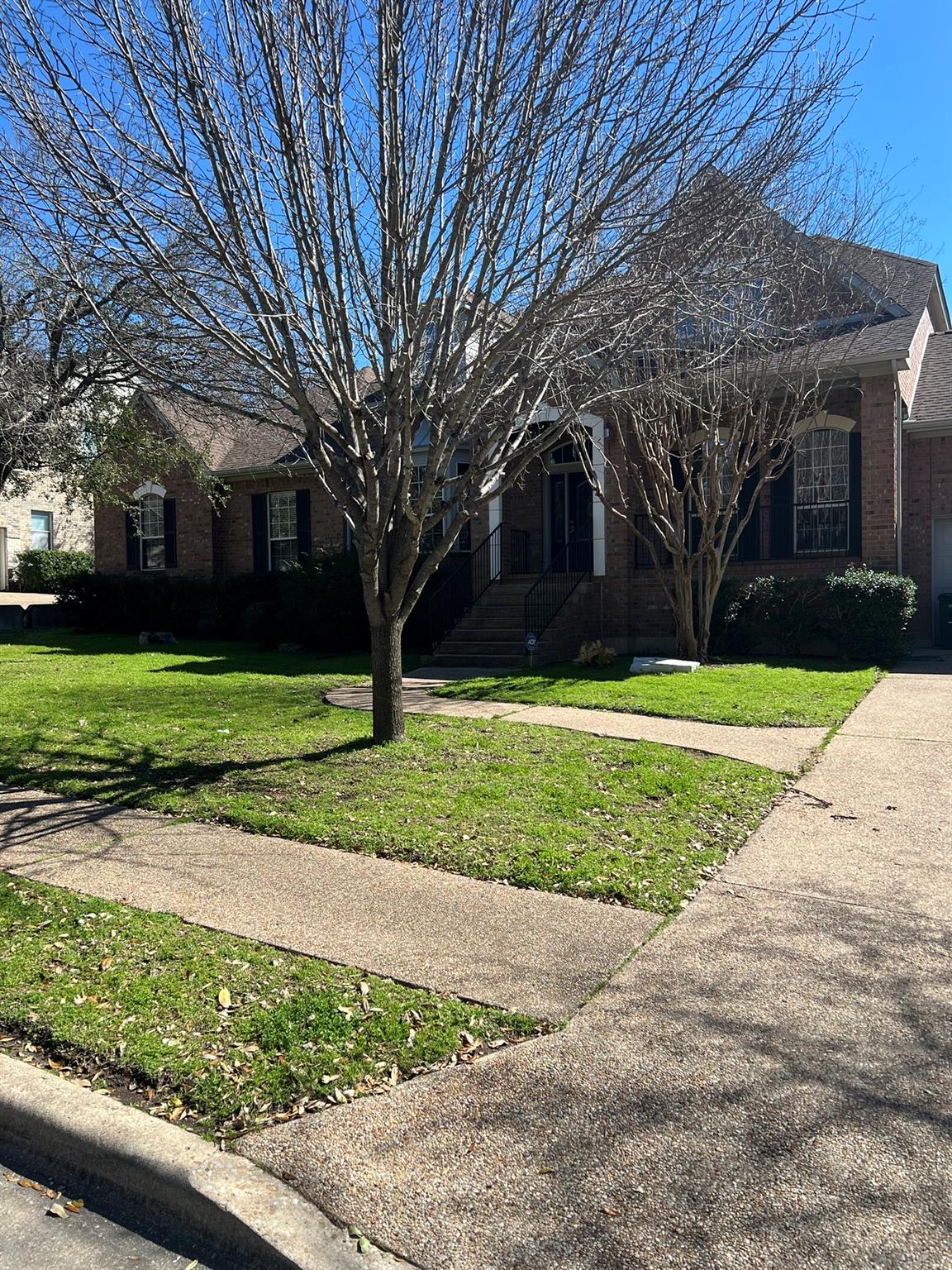 Listing photo 1 of 10103  Brightling Ln