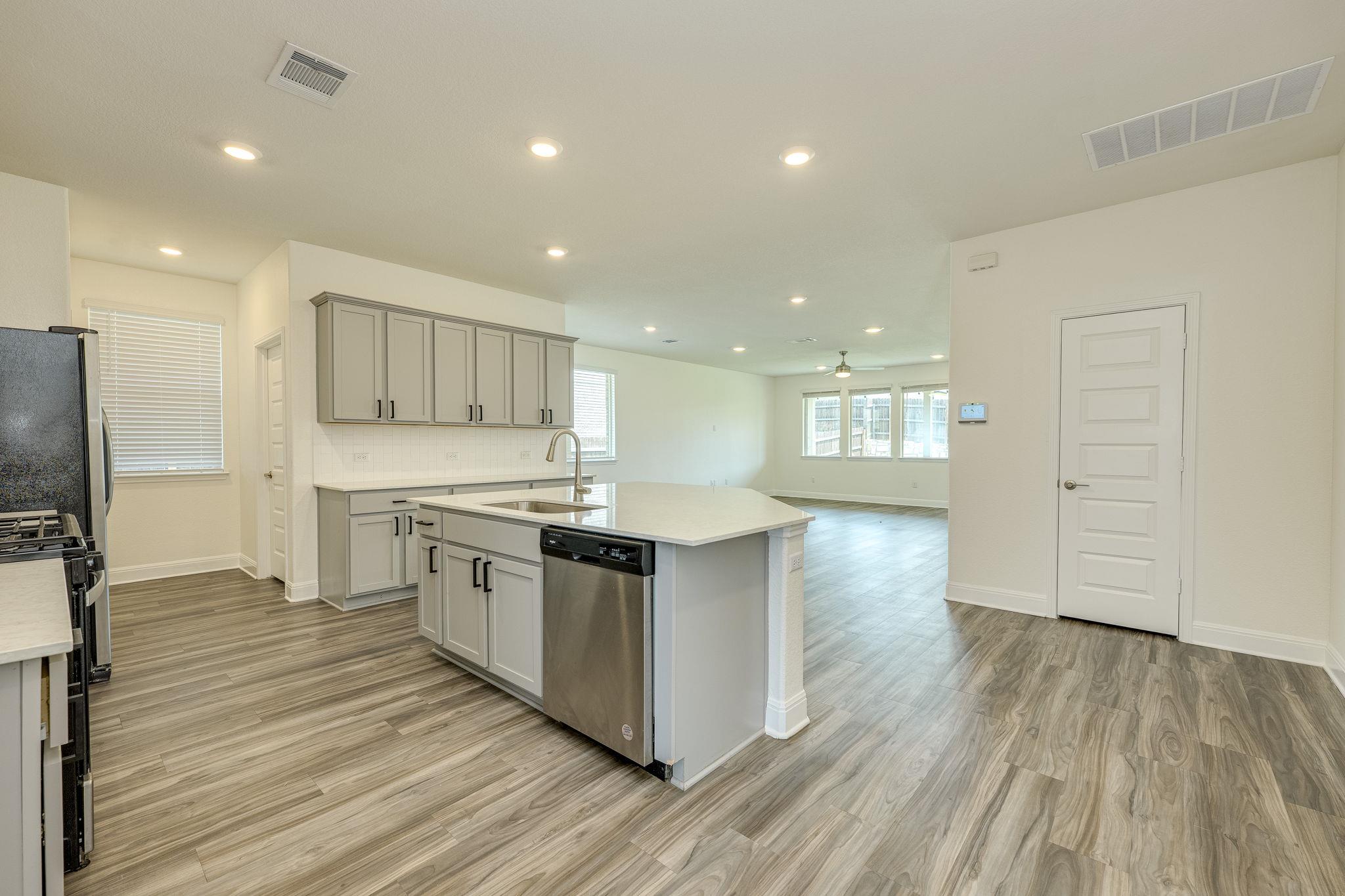Listing photo 1 of 17813  Bassano Ave