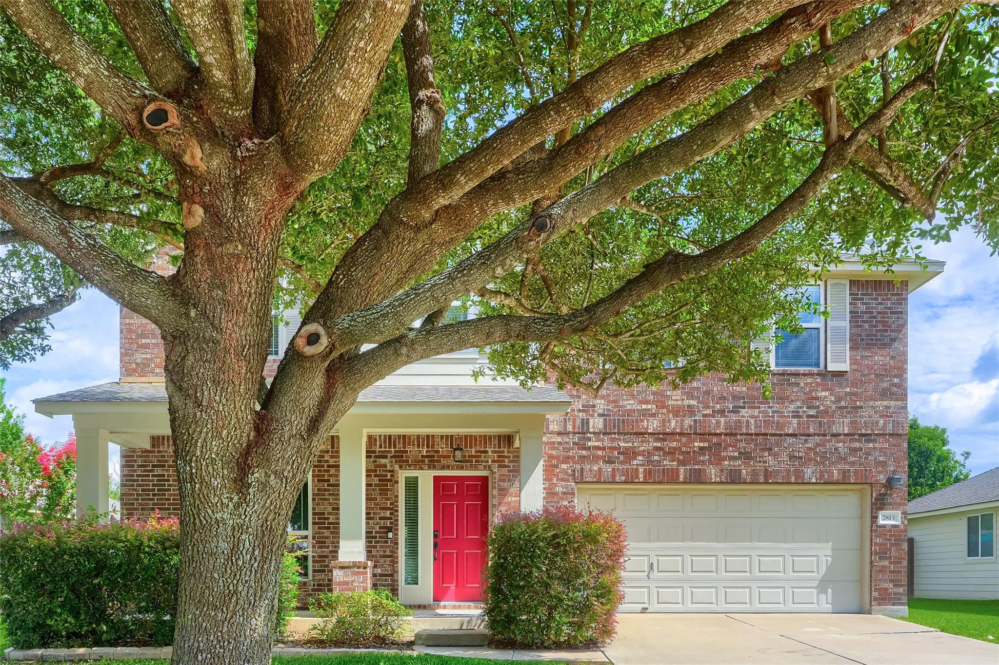 Listing photo 1 of 7813  Squirrel Hollow Dr