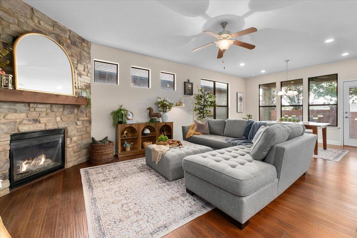 Listing photo 1 of 4332  Teravista Club Dr  #44