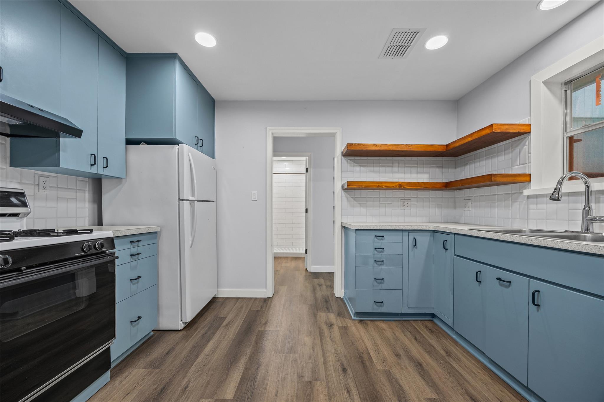 Ảnh nhà đang rao bán 1 của 601  Zunker St