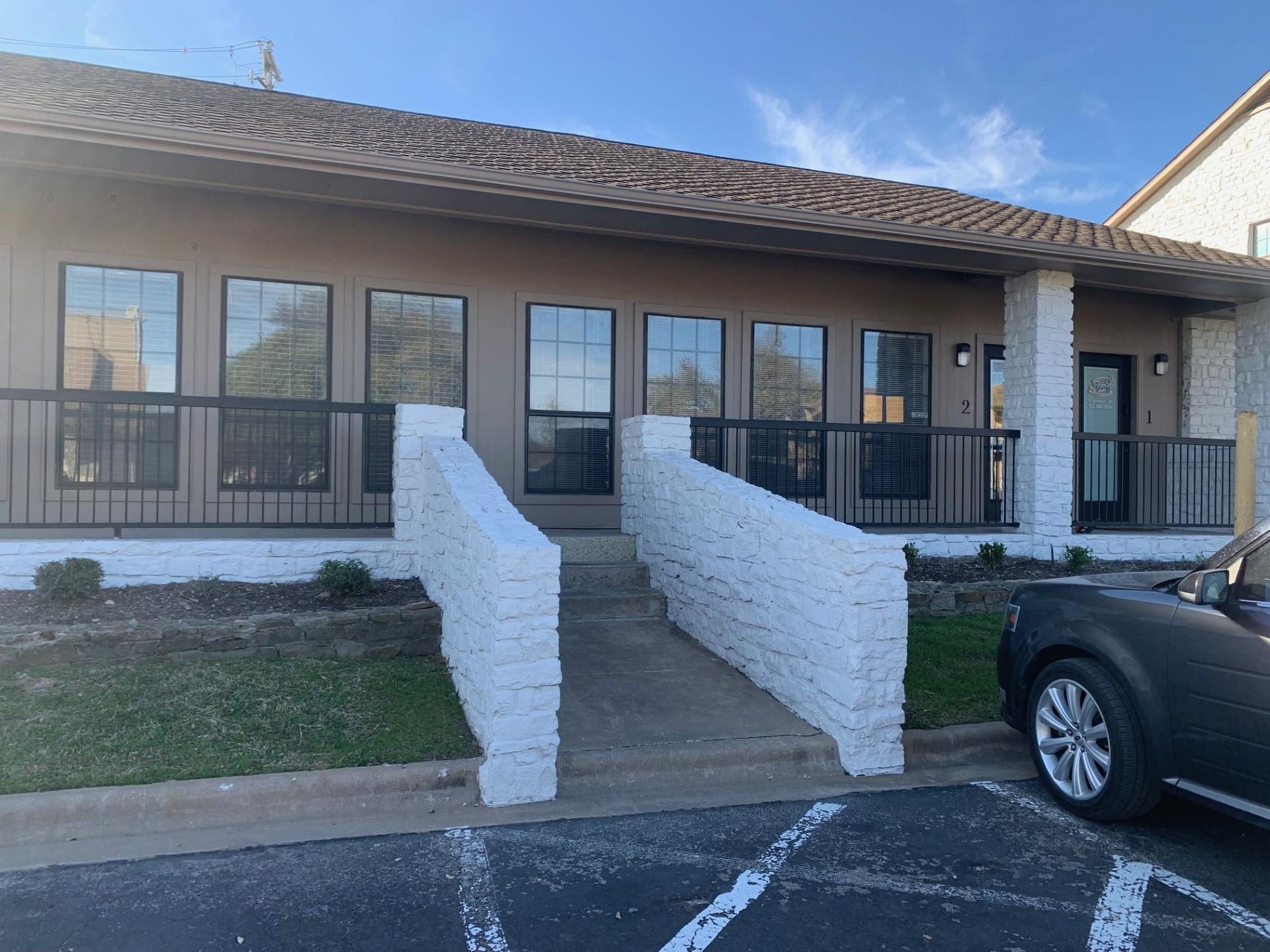 Listing photo 1 of 13740  Research Blvd  #O-2