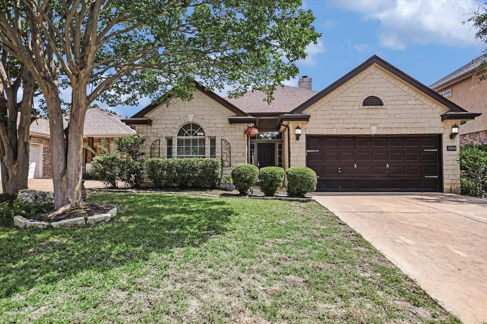 Listing photo 1 of 11524  Emerald Falls Dr