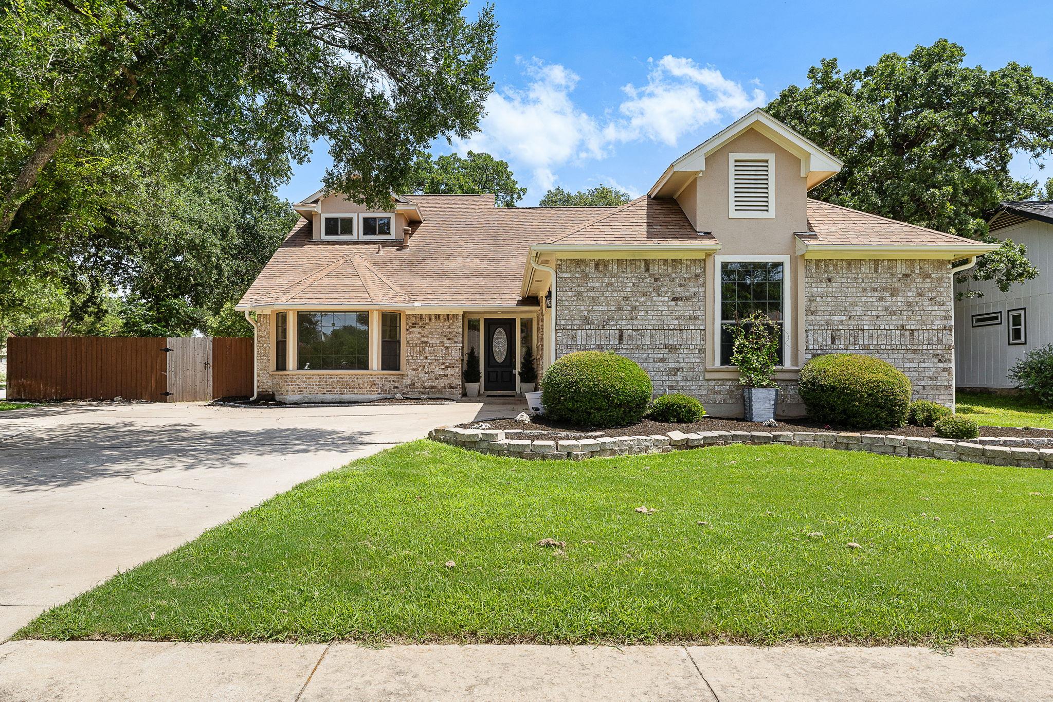 Listing photo 1 of 800  Timber Trl