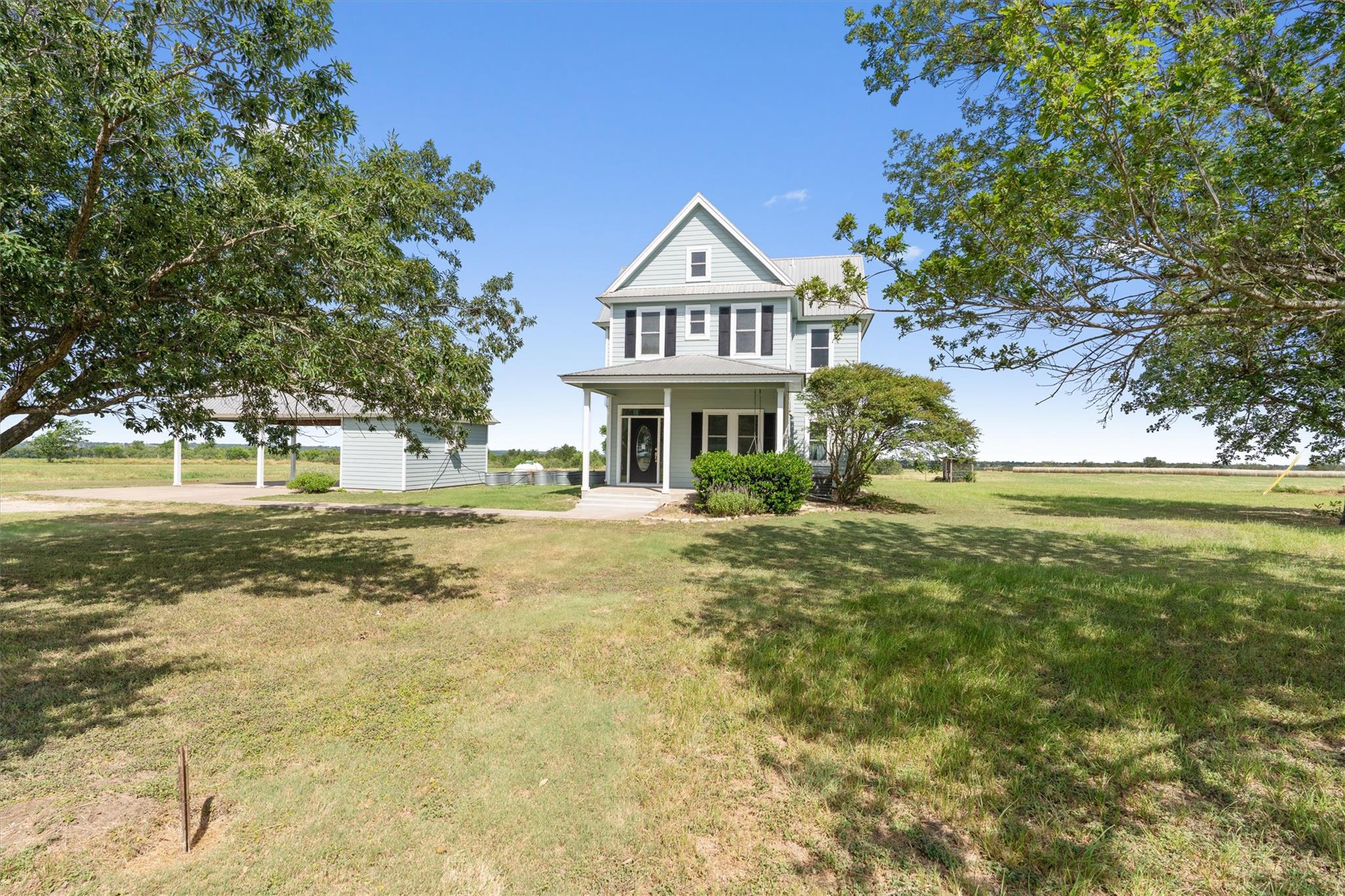 Listing photo 1 of 768  Upper Elgin River Rd