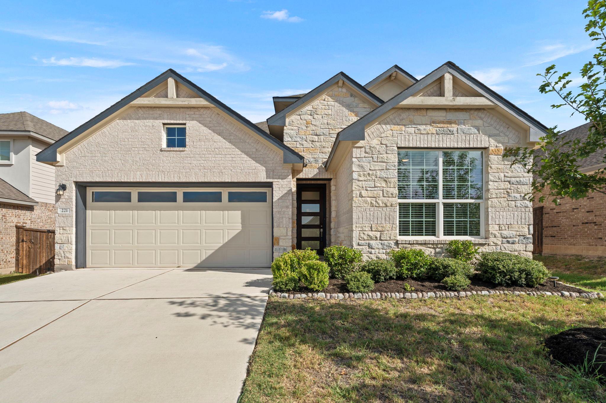 Listing photo 1 of 221  Indian Shoal Dr