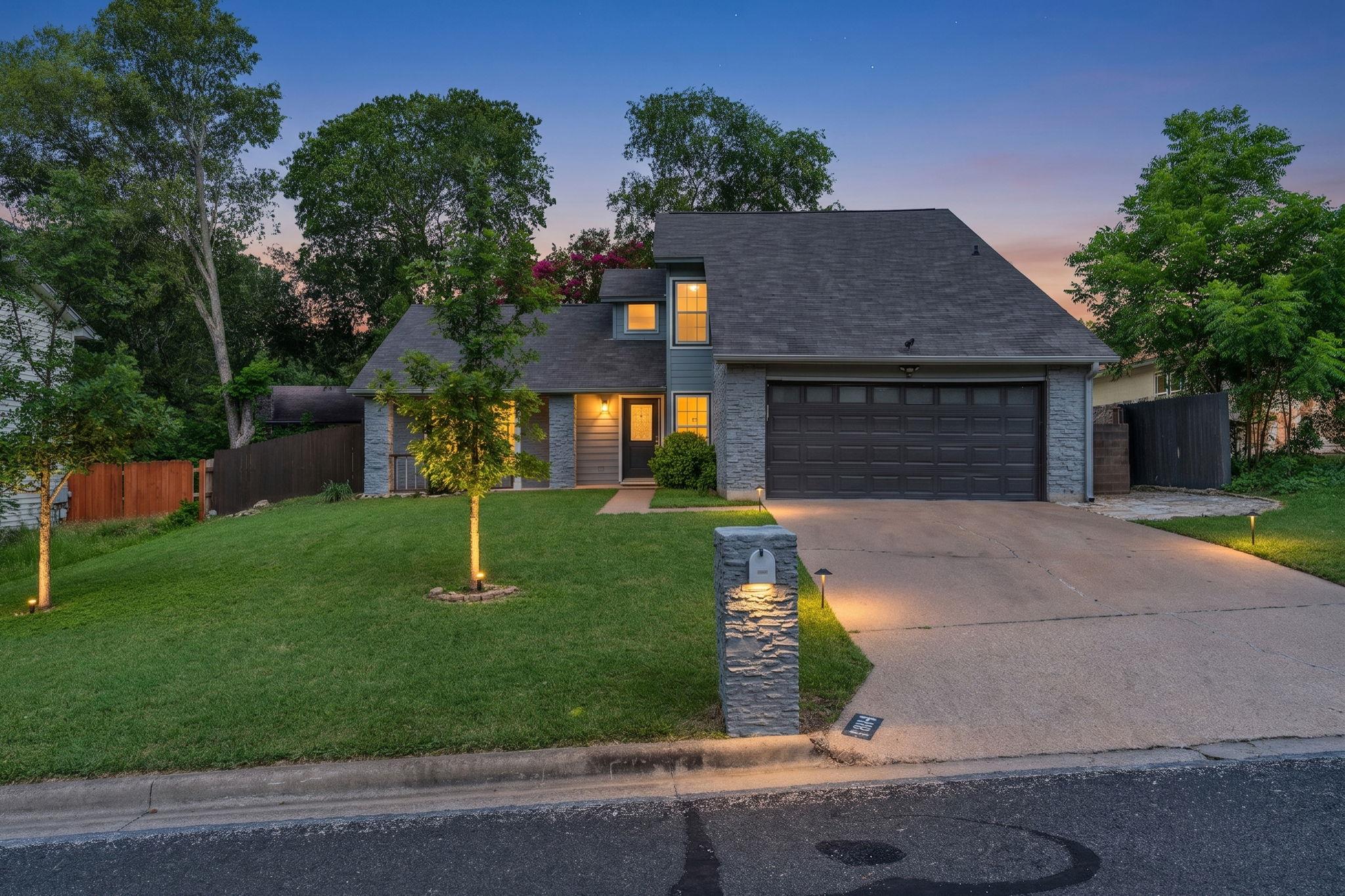 Listing photo 1 of 7906  Keneshaw Dr