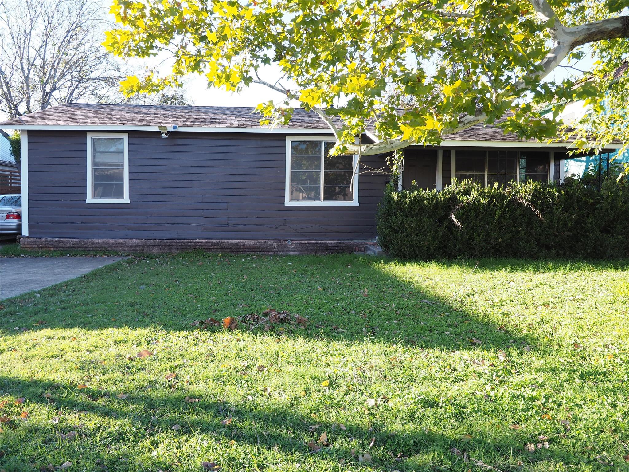 Listing photo 1 of 4508  Bennett Ave  #A