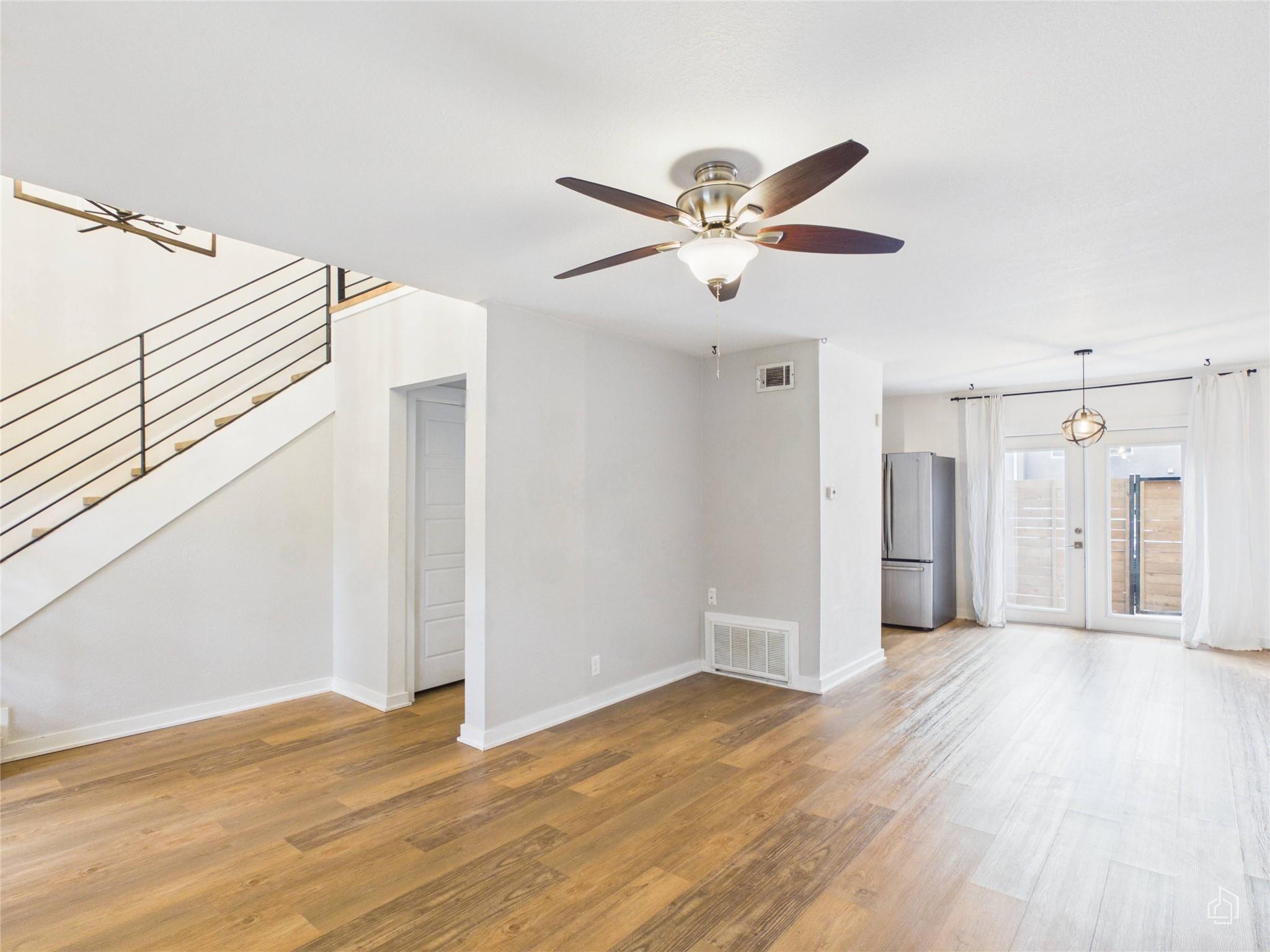 Listing photo 1 of 6211  Manor Rd  #107
