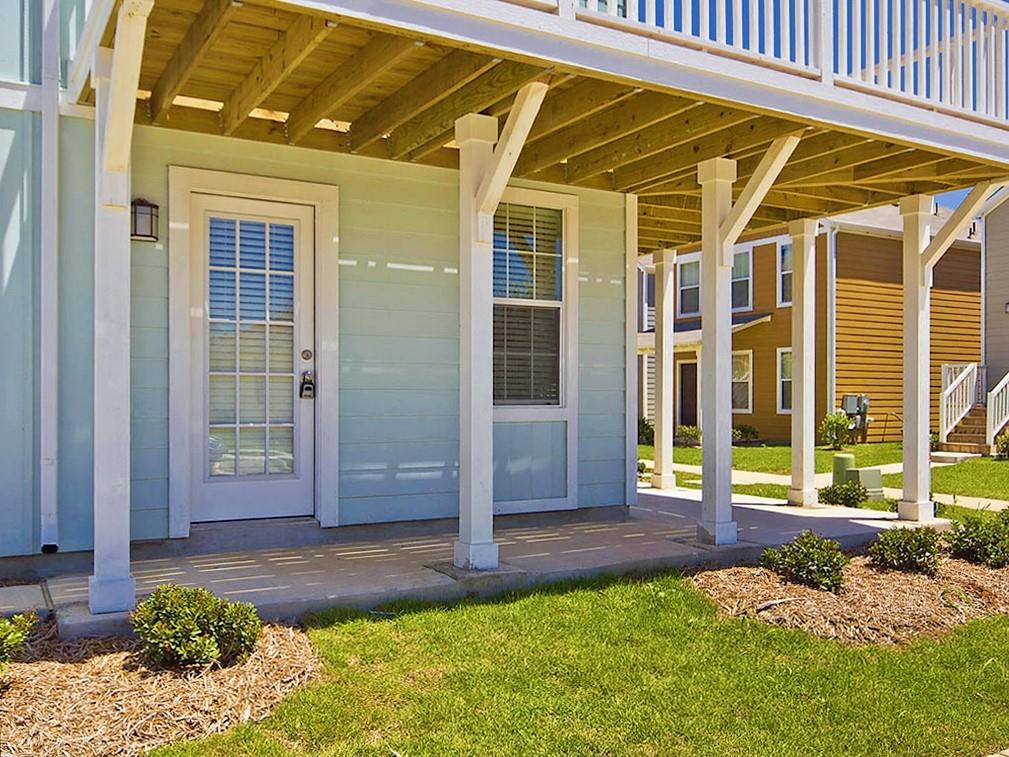 Listing photo 1 of 332  Trestle Tree St  #C