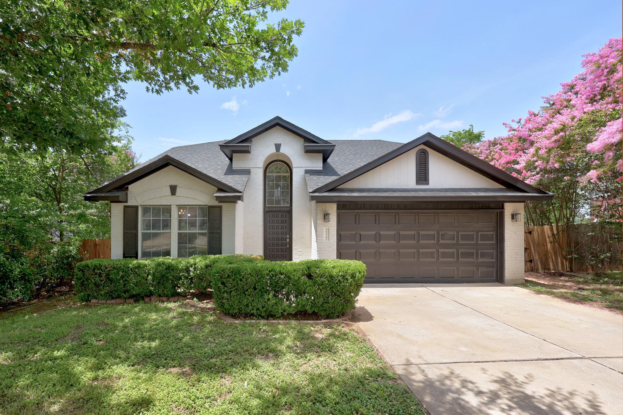 Listing photo 1 of 2327  Wright Cir