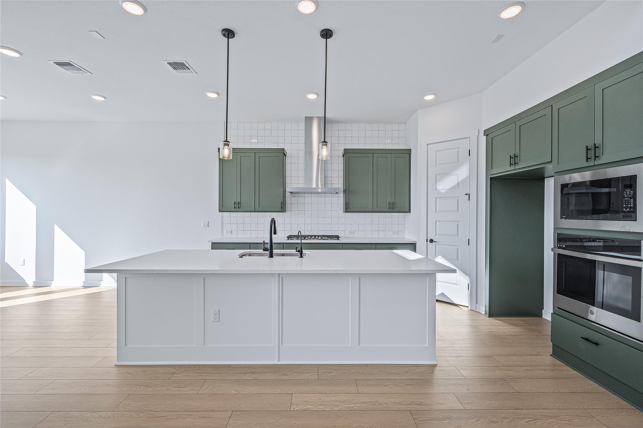 Listing photo 1 of 6812  Rounded Pebble Ln