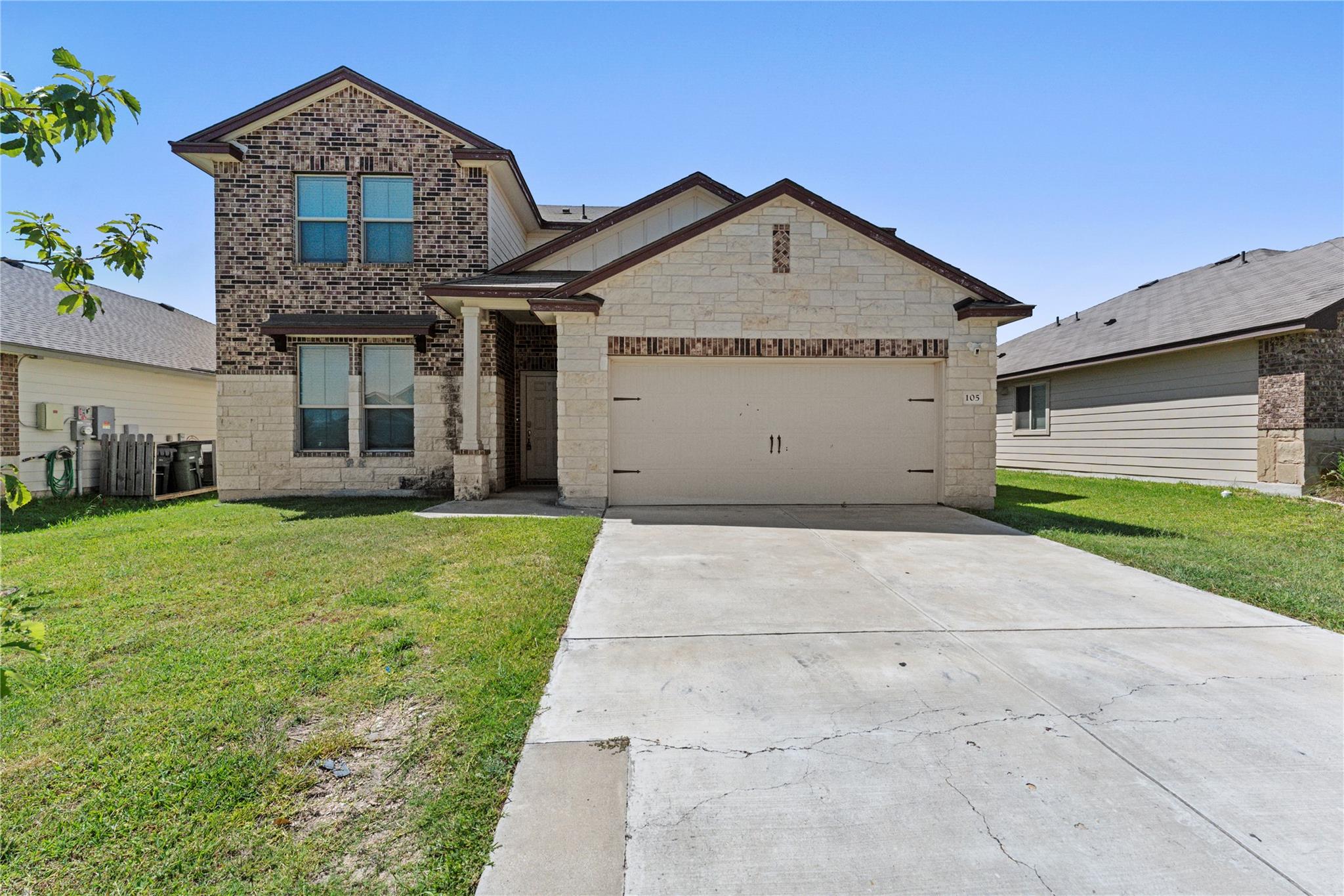 Listing photo 1 of 105  GREEN JAY Dr