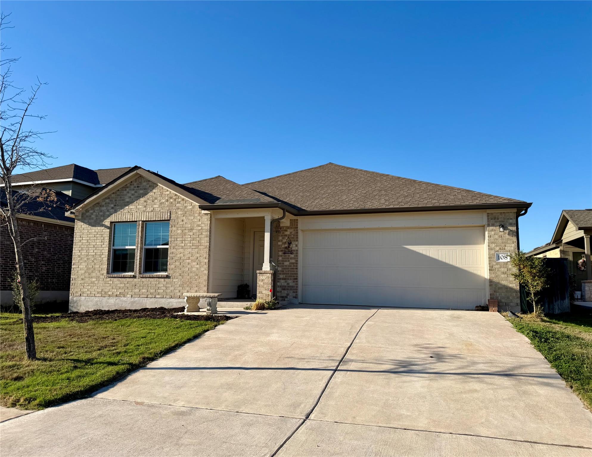 Listing photo 1 of 108  Esparza Dr