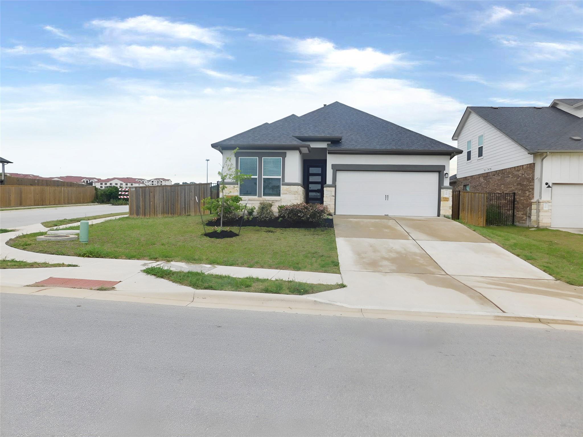 Ảnh nhà đang rao bán 1 của 11808  DILLON FALLS Dr