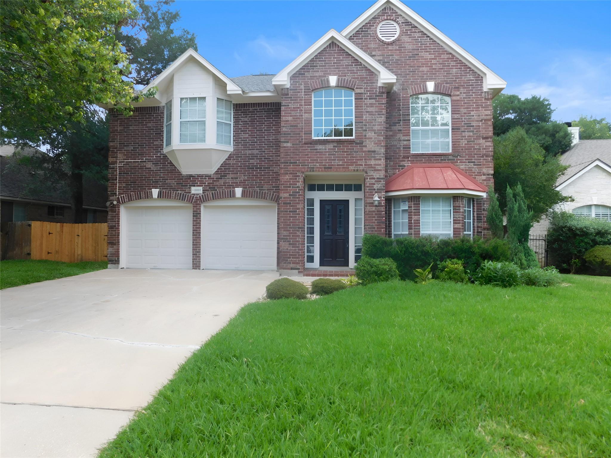 Listing photo 1 of 30003  OAKLAND HILLS Dr
