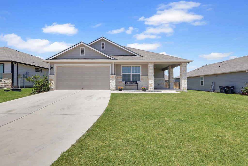 Listing photo 1 of 121  Bunting Ln