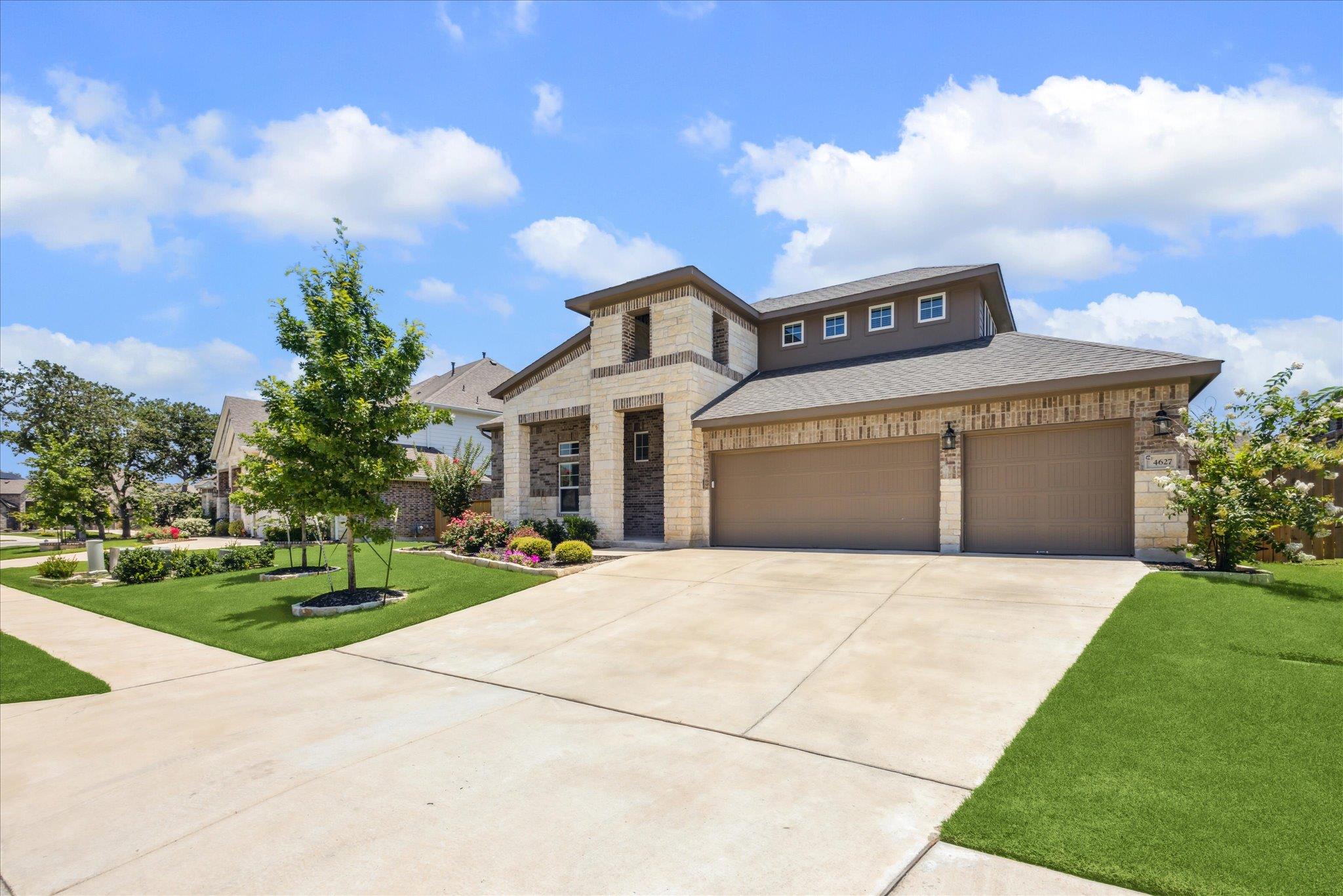 Listing photo 1 of 4627  Arques Ave