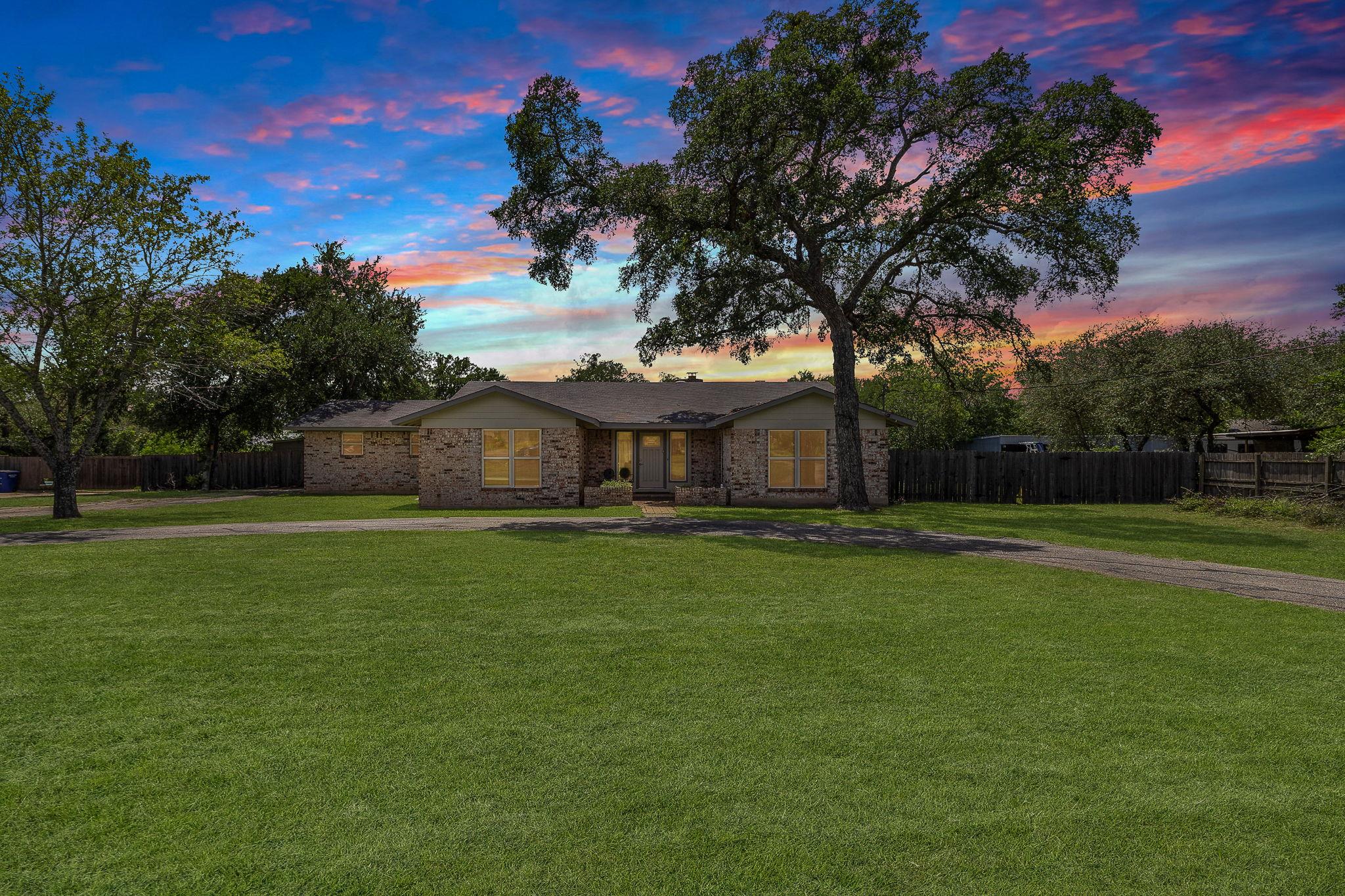 Listing photo 1 of 3309  Graybuck Rd
