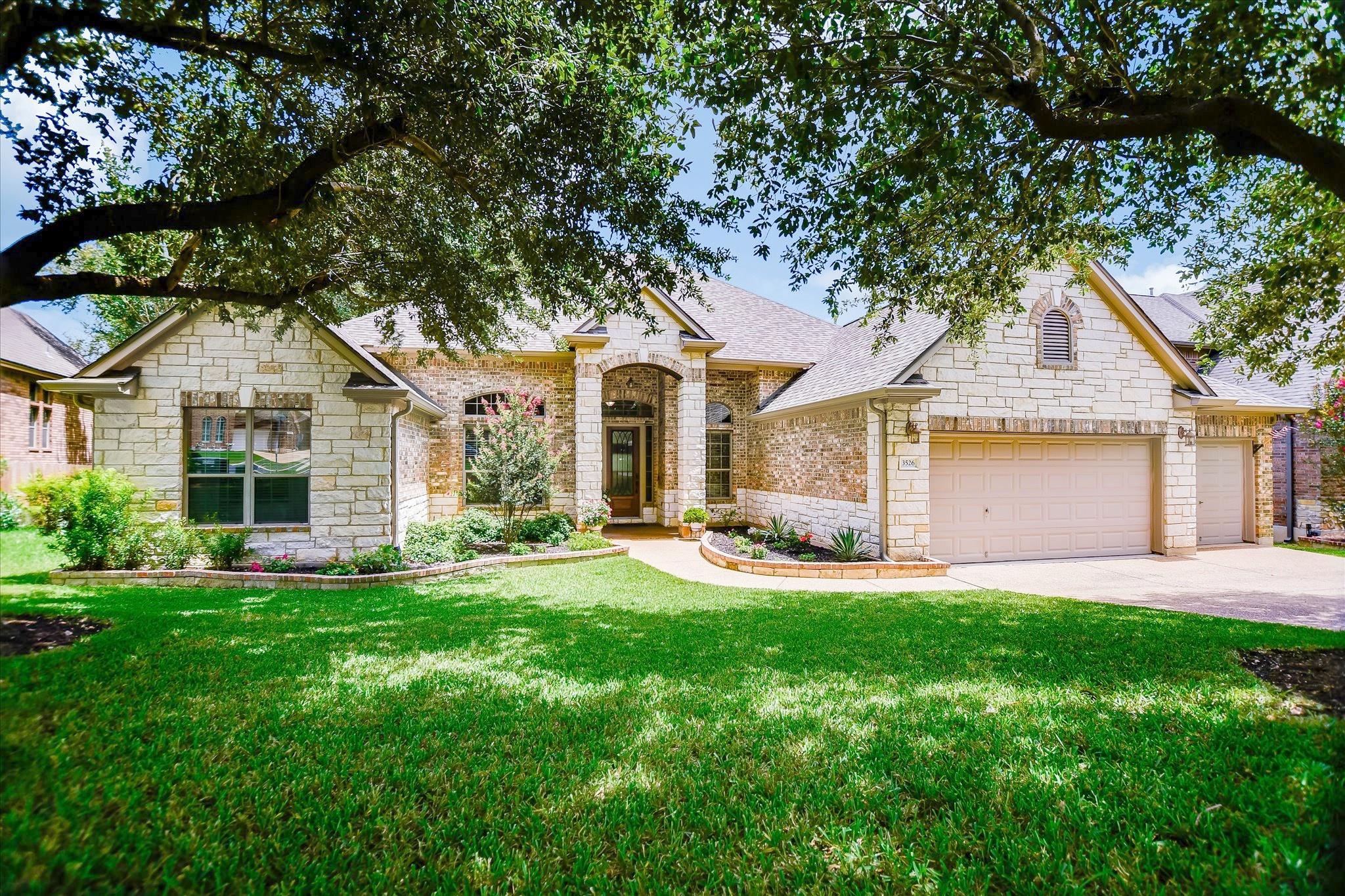 Listing photo 1 of 3526  Aquamarine Dr