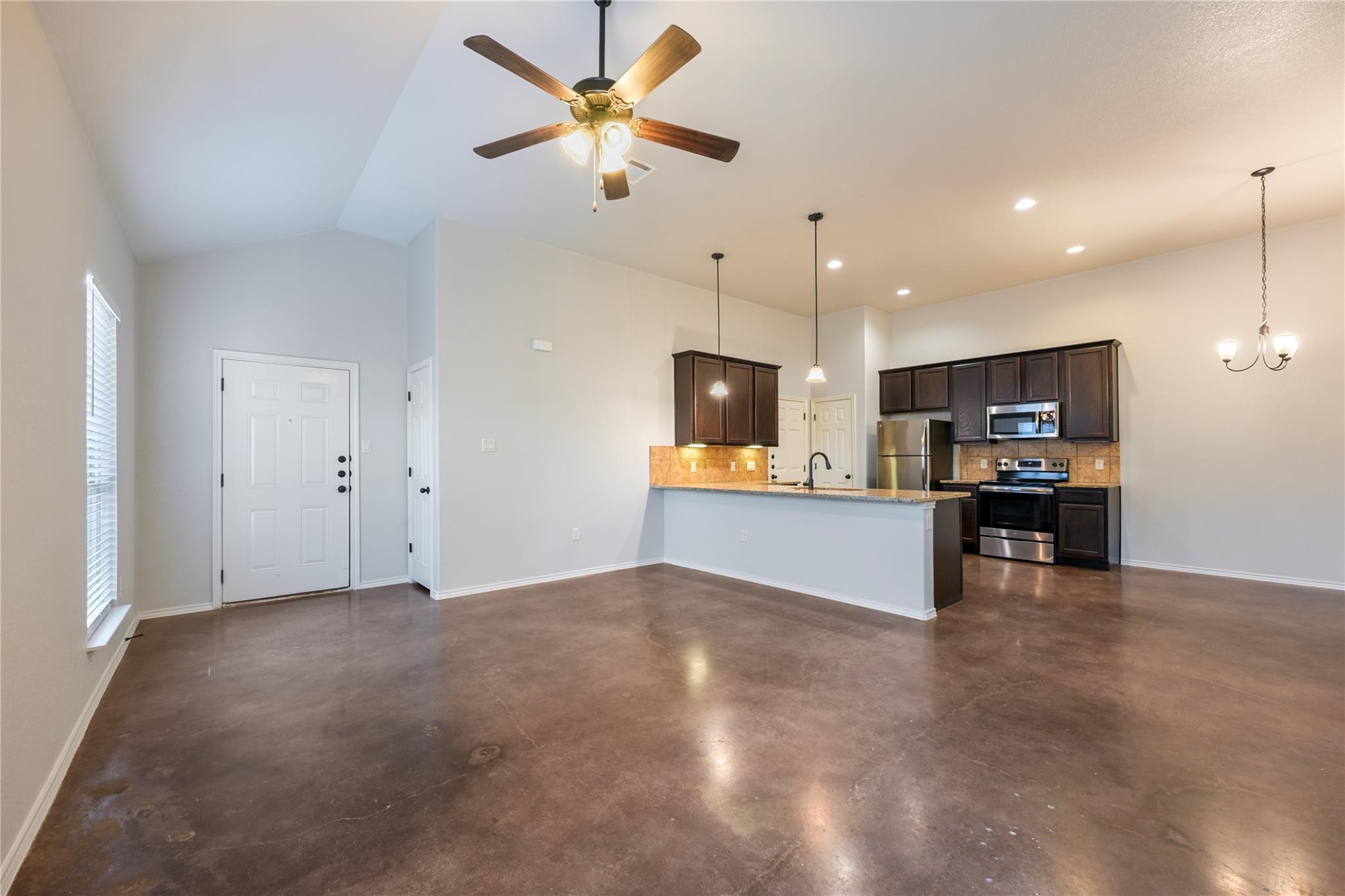 Listing photo 1 of 265  Joanne Loop  #B