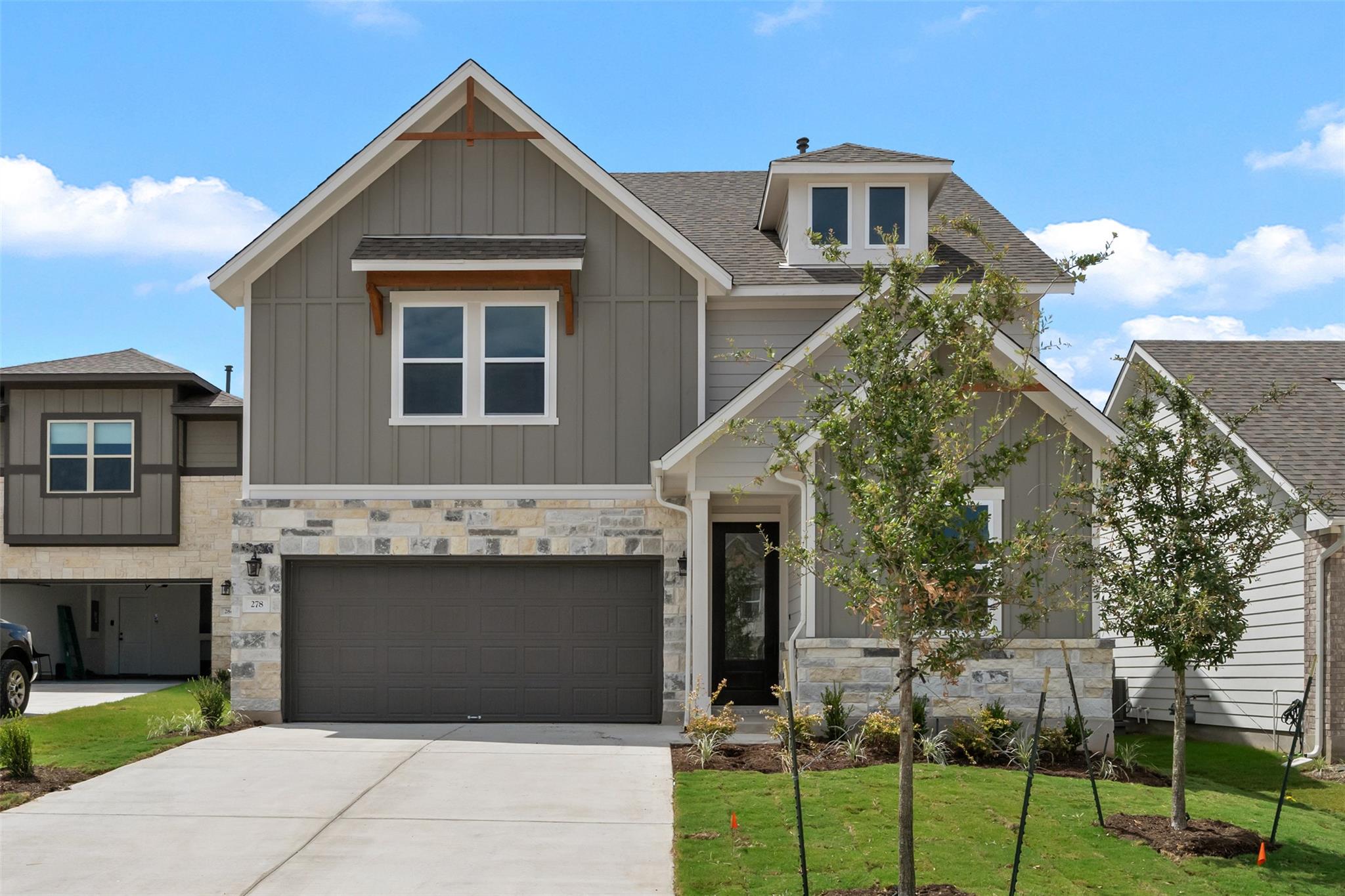 Listing photo 1 of 278  Crater Lake Dr