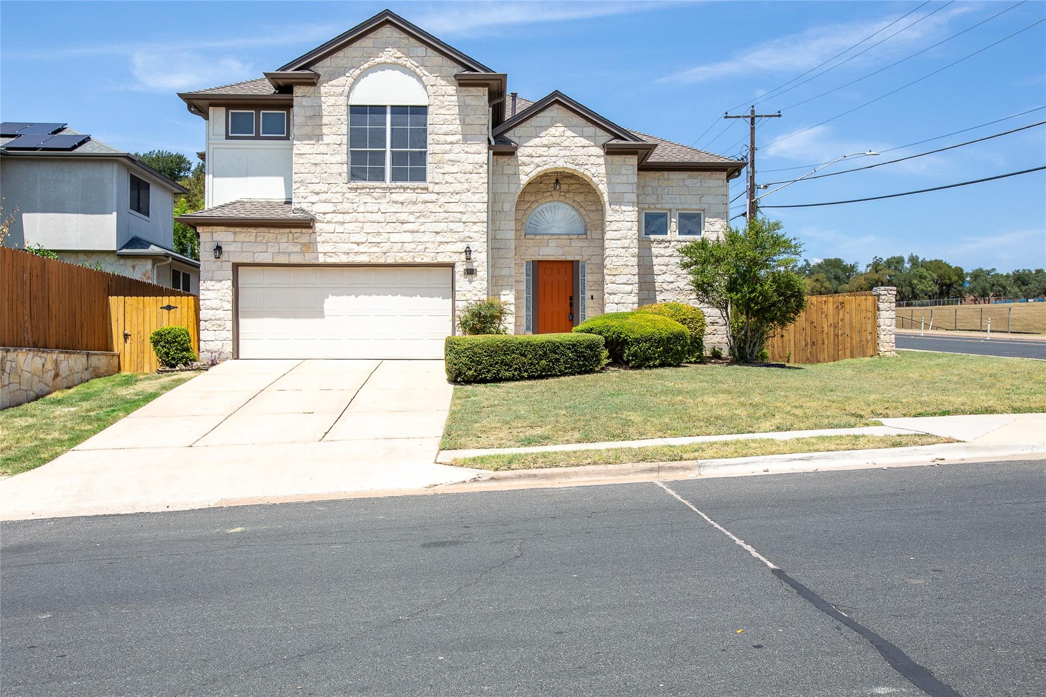 Ảnh nhà đang rao bán 1 của 6914  Thorncliffe Dr