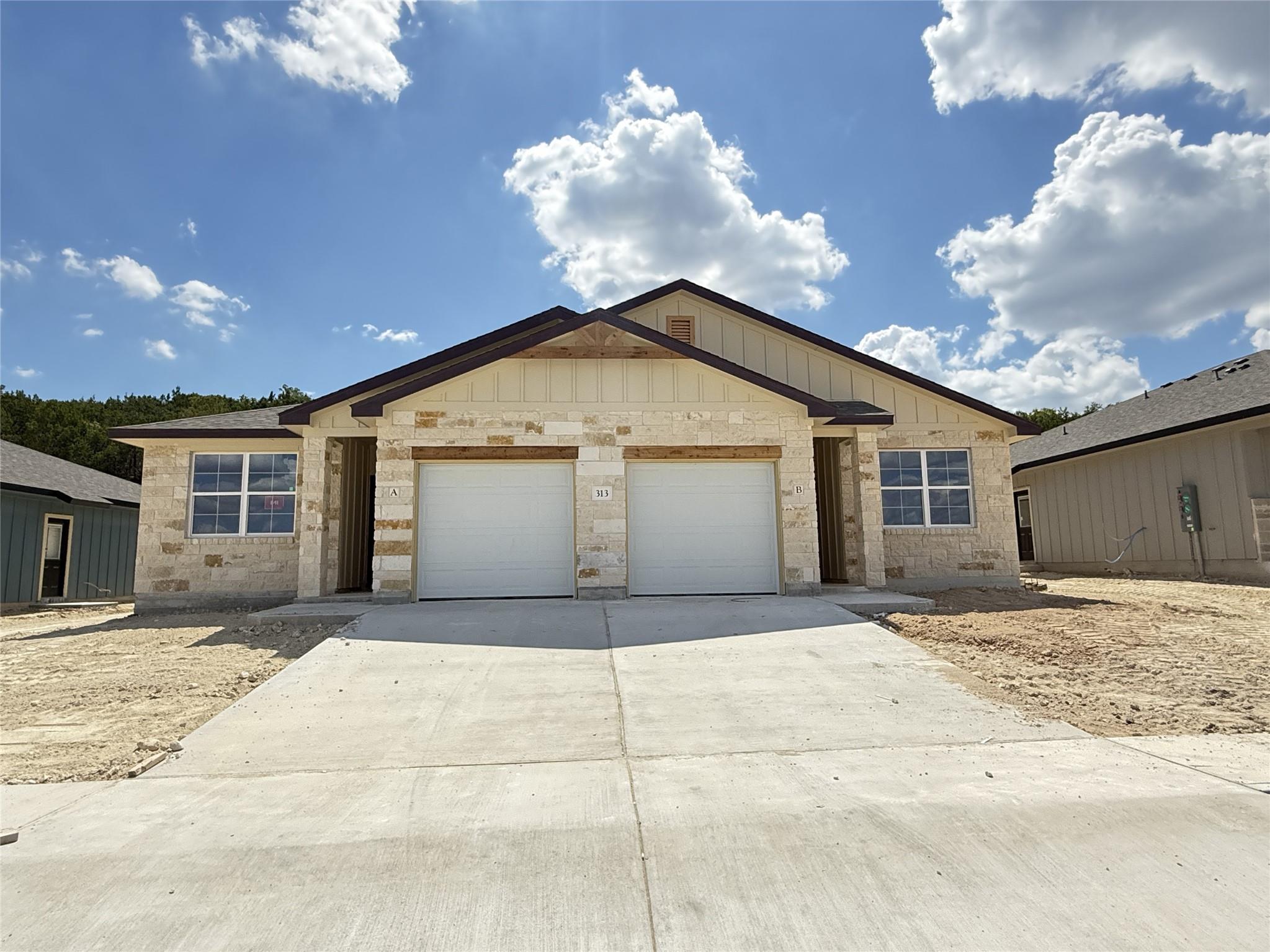 Listing photo 1 of 313  Rain Dance Trl