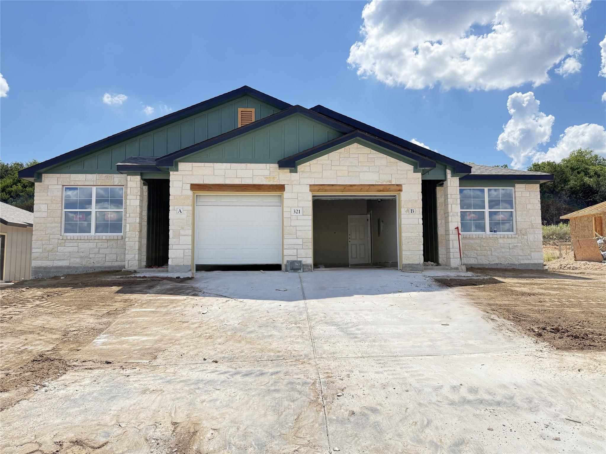 Listing photo 1 of 321  Rain Dance Trl