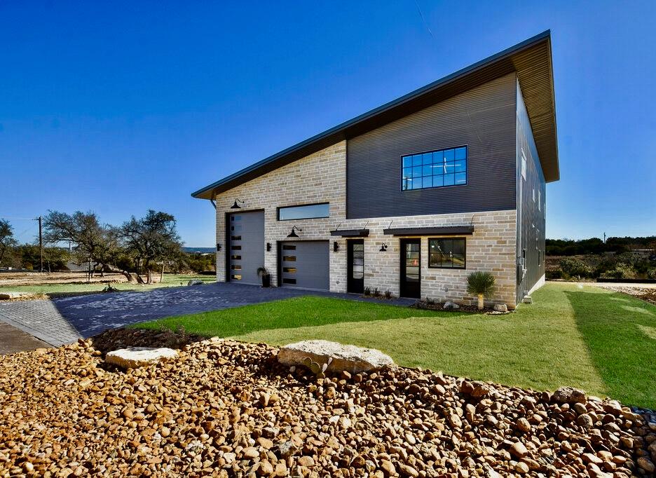 Listing photo 1 of 1301  O REILLY Dr