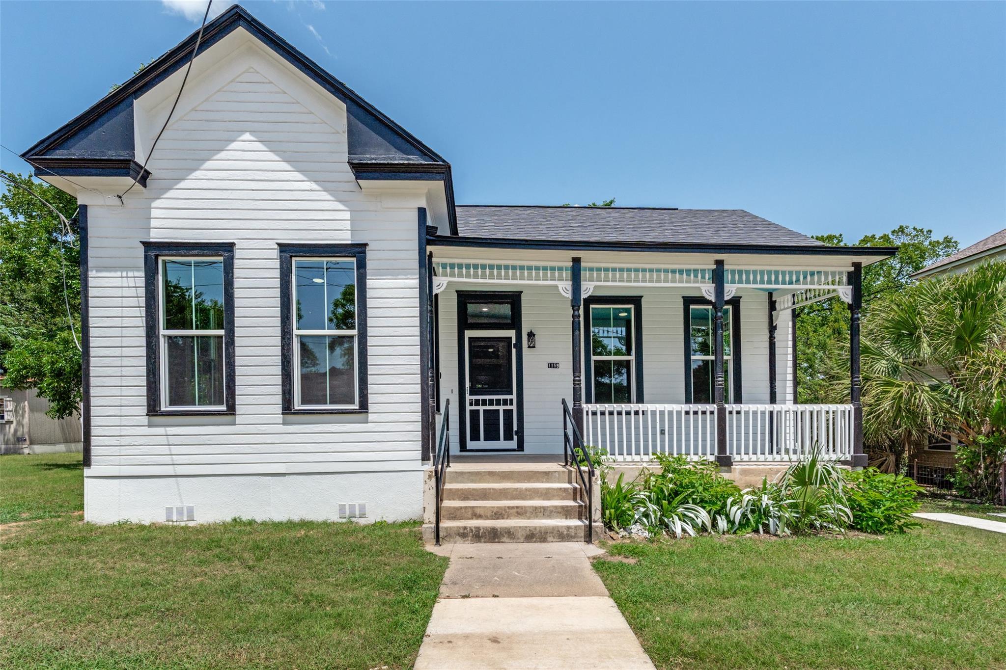 Listing photo 1 of 1159  San Bernard St