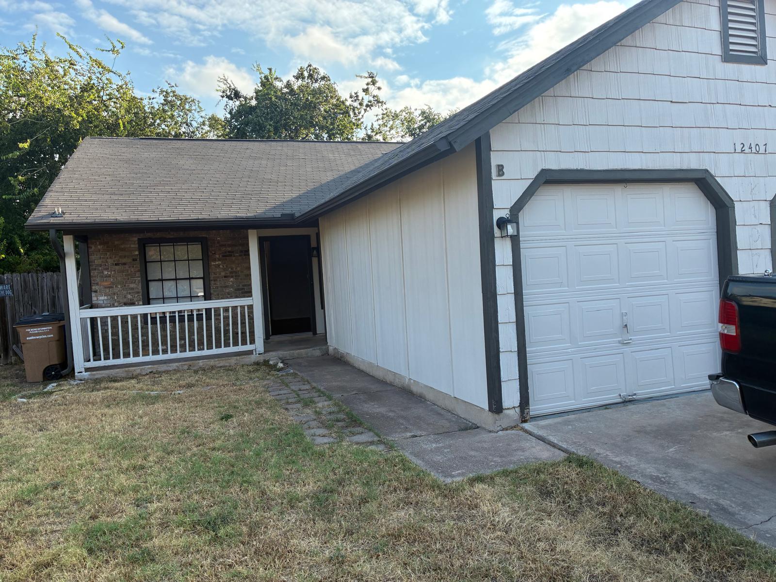 Listing photo 1 of 12407  Tree Line Dr  #B