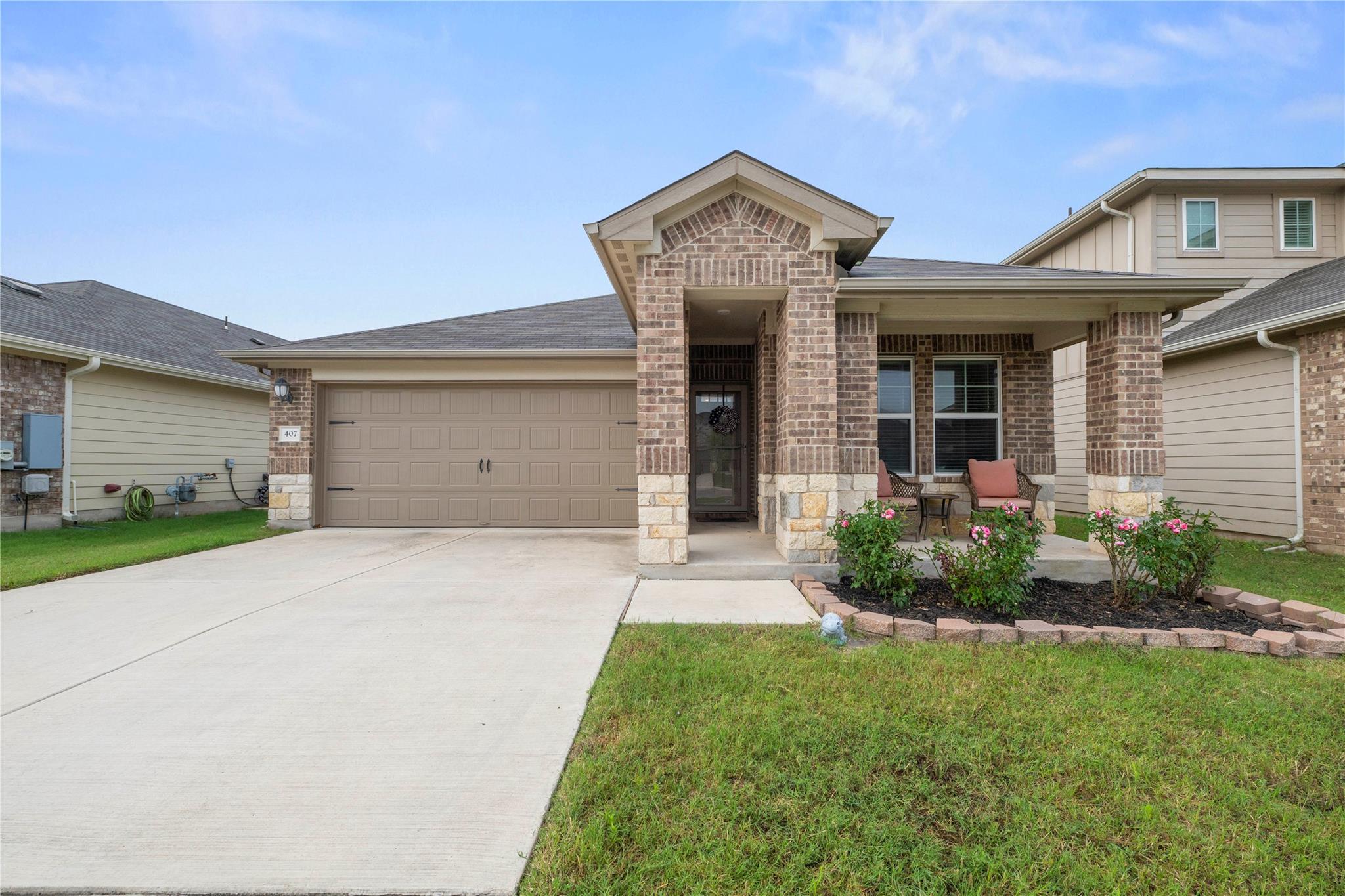 Listing photo 1 of 407  Water Way Ave
