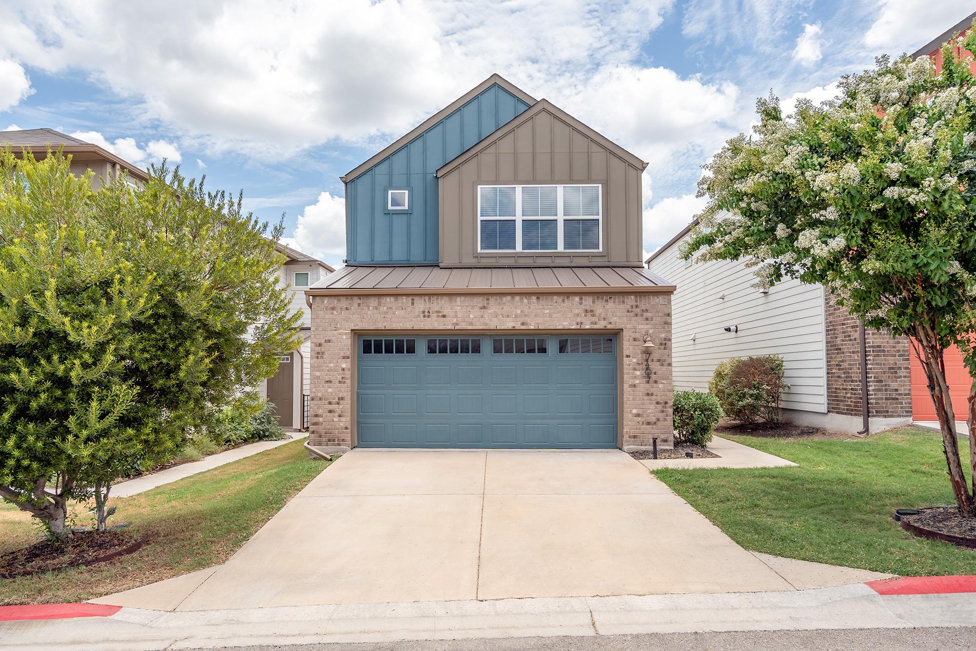 Ảnh nhà đang rao bán 1 của 7407  Grand Linden Way