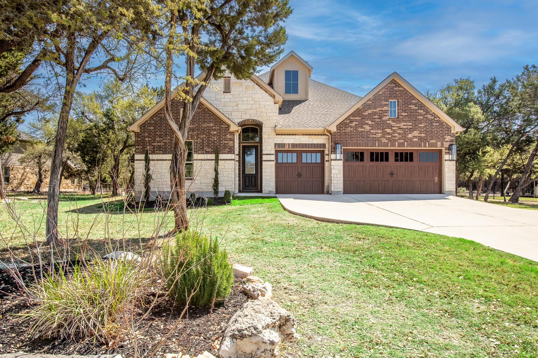 Listing photo 1 of 1165  Flint Rock Loop