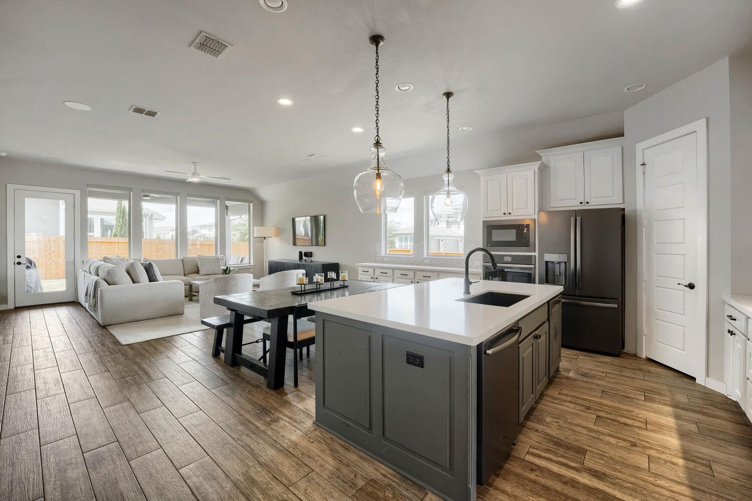 Listing photo 1 of 7901  Gilwice Ln