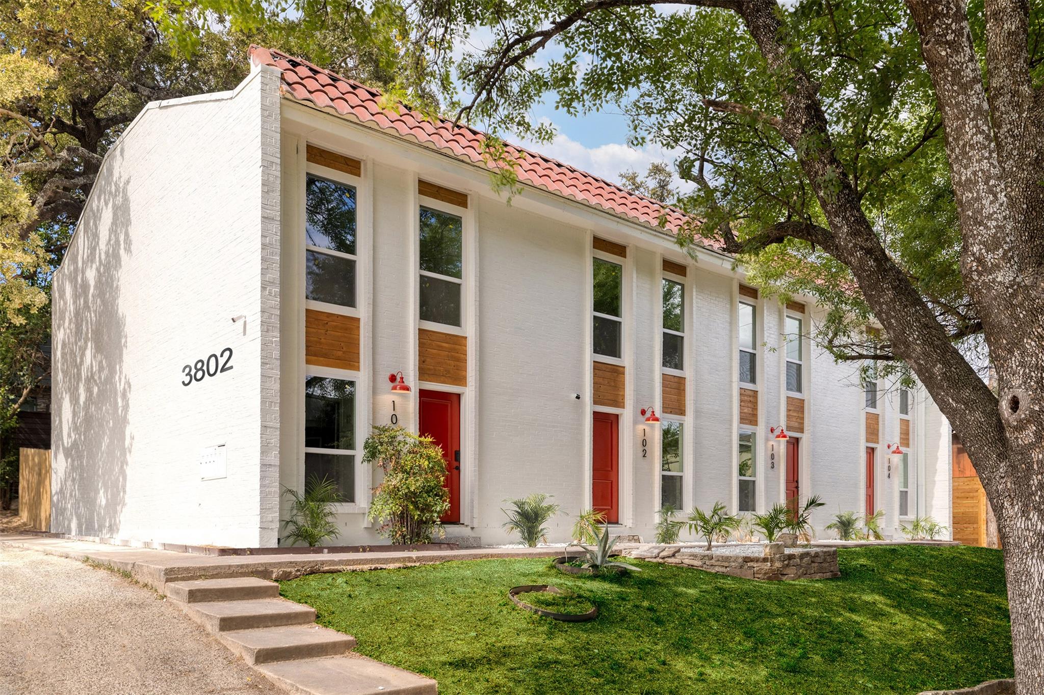 Listing photo 1 of 3802  Southway Dr