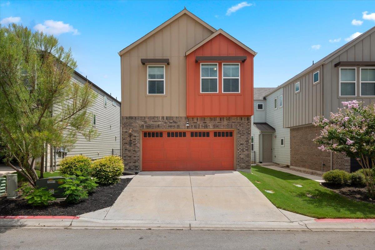 Listing photo 1 of 7106  Silver Star Ln