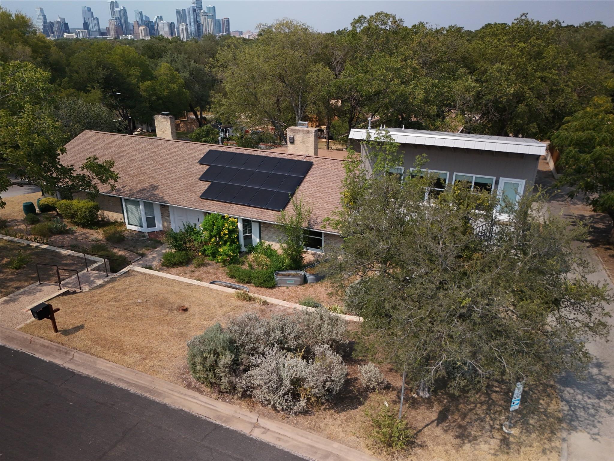 Listing photo 1 of 1706  Windoak Dr