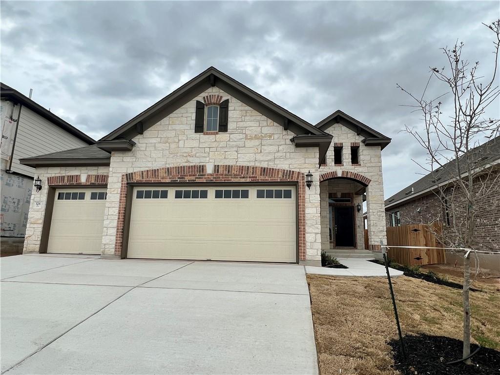 Listing photo 1 of 326  Blue Oak Blvd