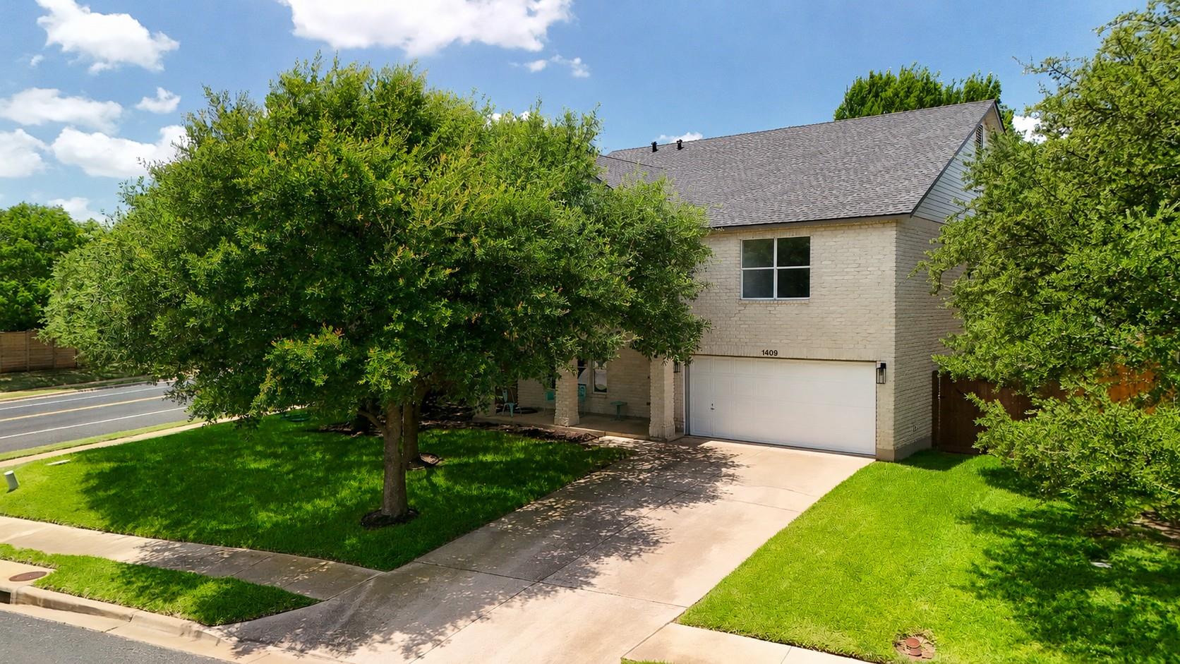 Listing photo 1 of 1409  Chalk Ln