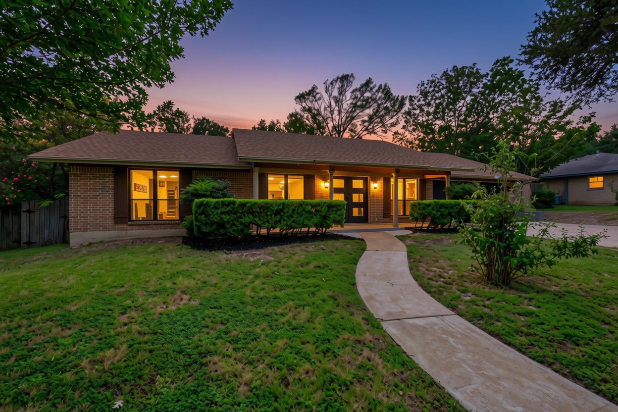 Listing photo 1 of 2205  Monarch Dr