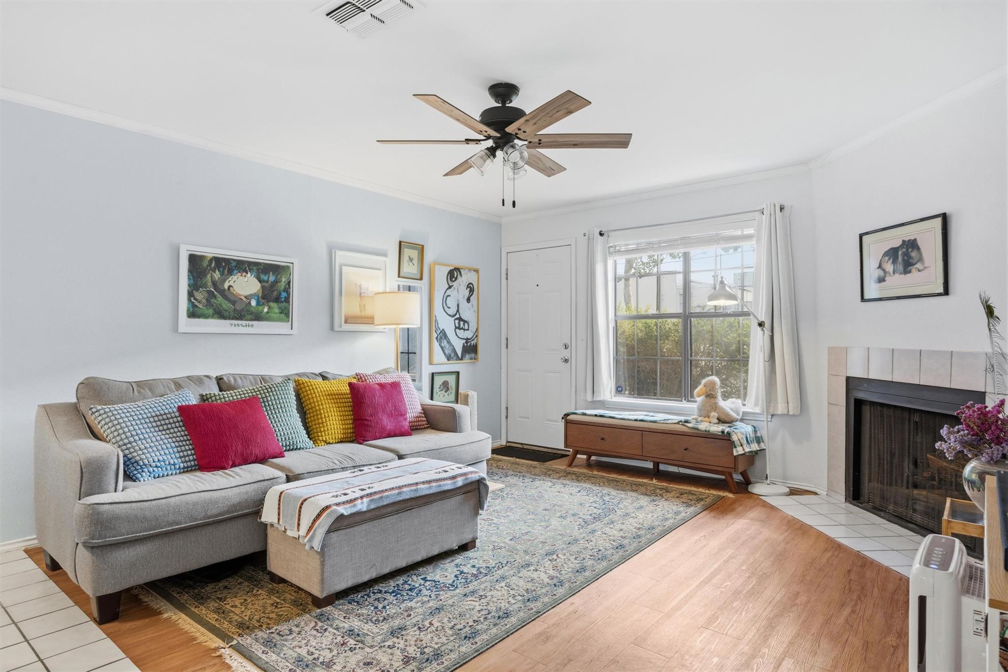 Listing photo 1 of 2215  Post Rd  #1018