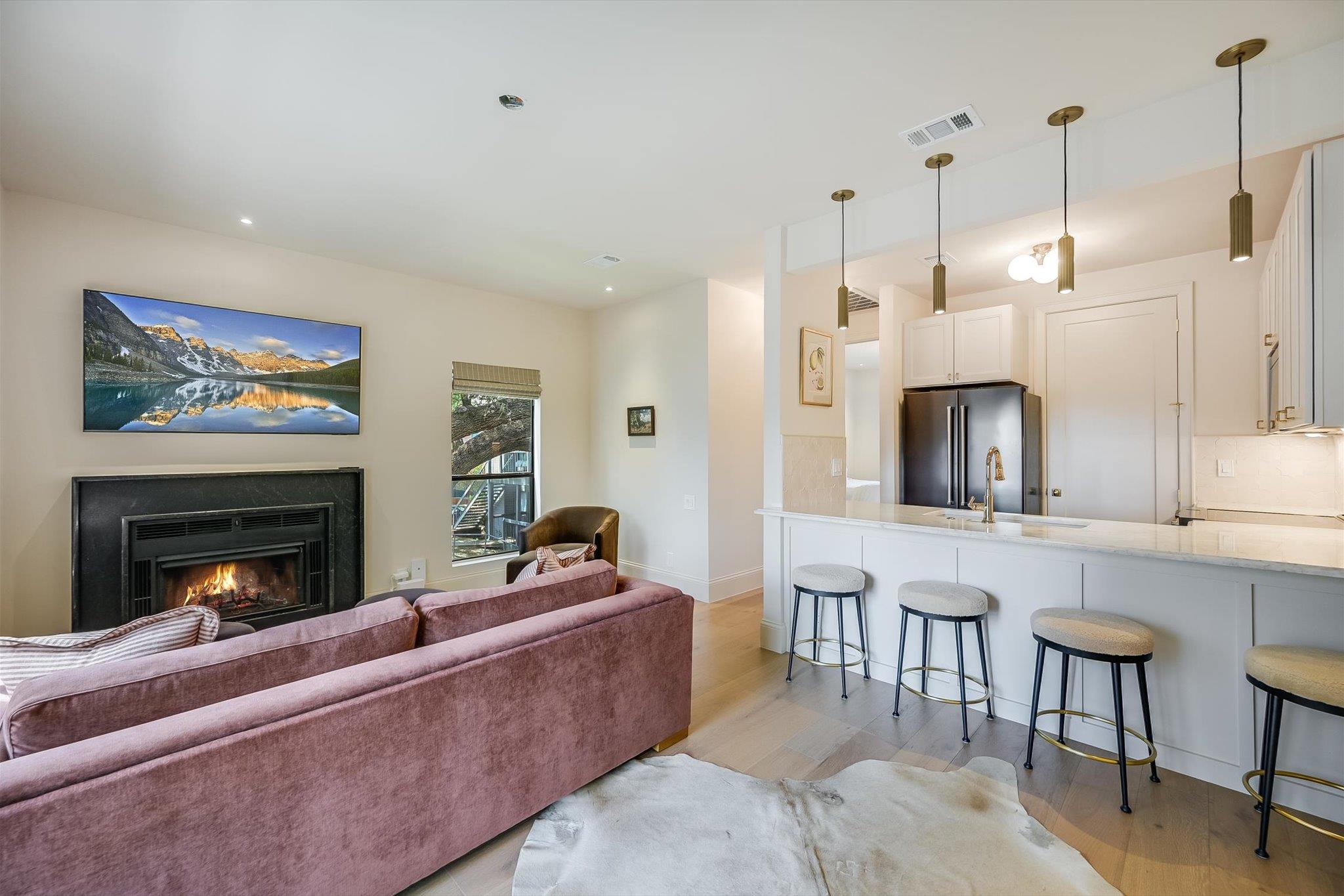Listing photo 1 of 802 S 1st St  #207